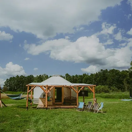 ラグジュアリーテント Szczere Pole カルパッチ